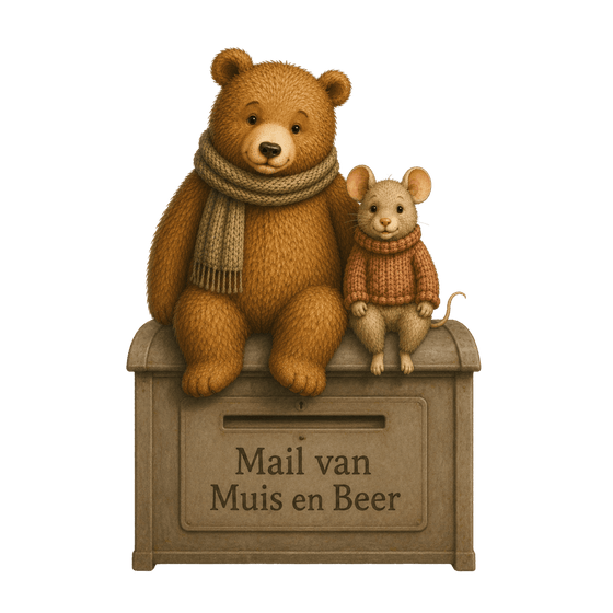 Beer en Muis op de brievenbus met Mail van Muis en Beer erop